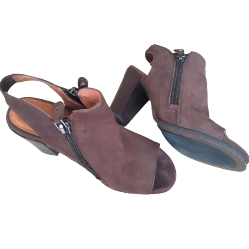 Gentle Souls by Kenneth Cole Sasha Wedges 7.5‎